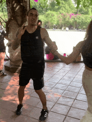 Salsa lesson in Parque Mexico