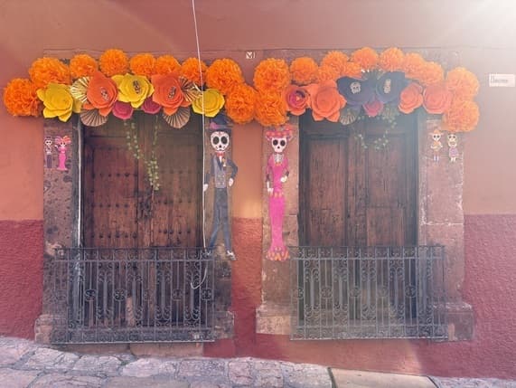 Exterior of Fabrica La Aurora