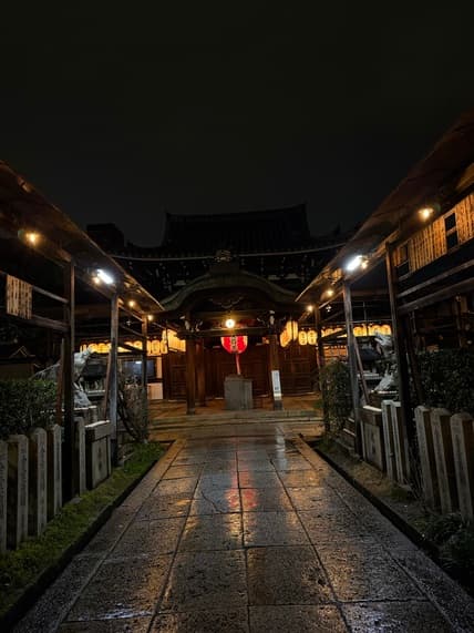 A quiet shrine moment in Japan